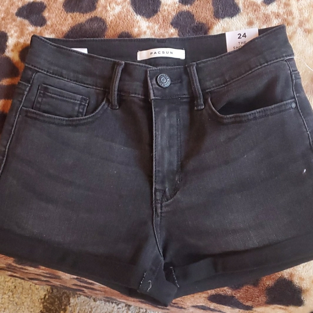 Pacsun The Shortie